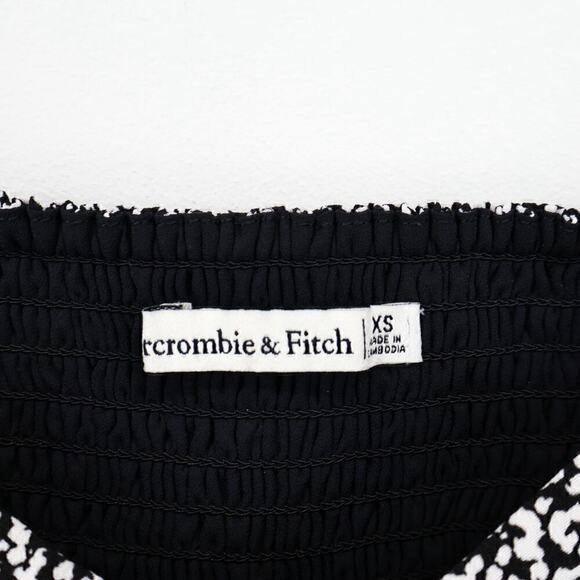 Abercrombie & Fitch Flutter Sleeve Semi Cropped Babydoll Blouse Black Print XS - Picture 3 of 6